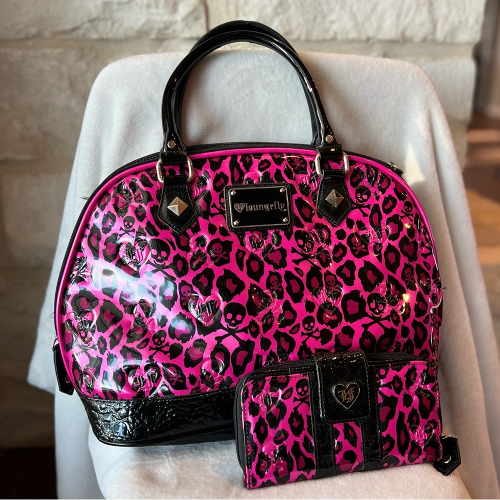 Loungefly purse and wallet